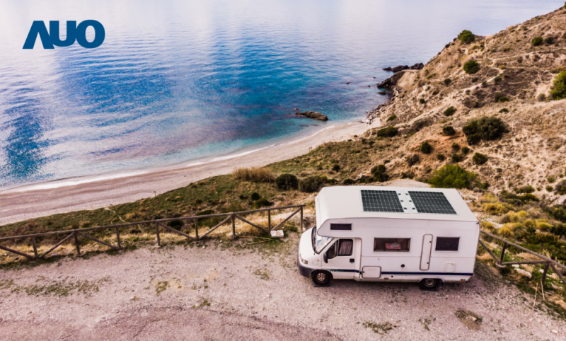 「可撓輕量化太陽光電板SunCurva」使用輕量特殊耐候型複合板取代傳統太陽能板的玻璃前板，不僅降低70%重量，每米平方僅3Kg；具有抗衝擊性能及通過電磁相容性測試，可應用於交通運輸工具，如露營車、遊艇等